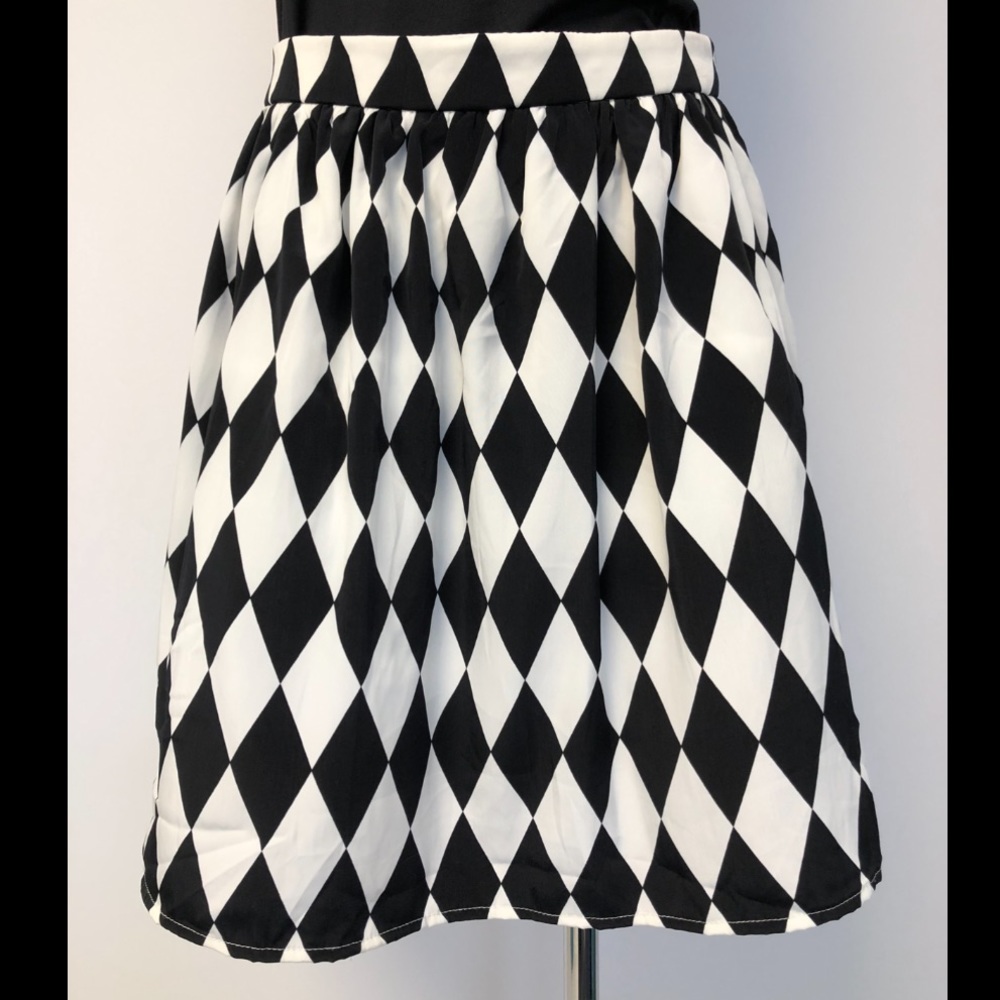Ladies skirt, size L